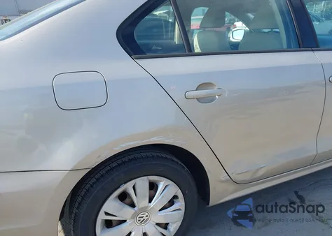 2014 Volkswagen Jetta 1.8T Se z USA, uszkodzony, nr VIN 3VWD17AJ5EM221707